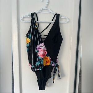 Cupshe Floral Stripe Black One-Piece Swimsuit
